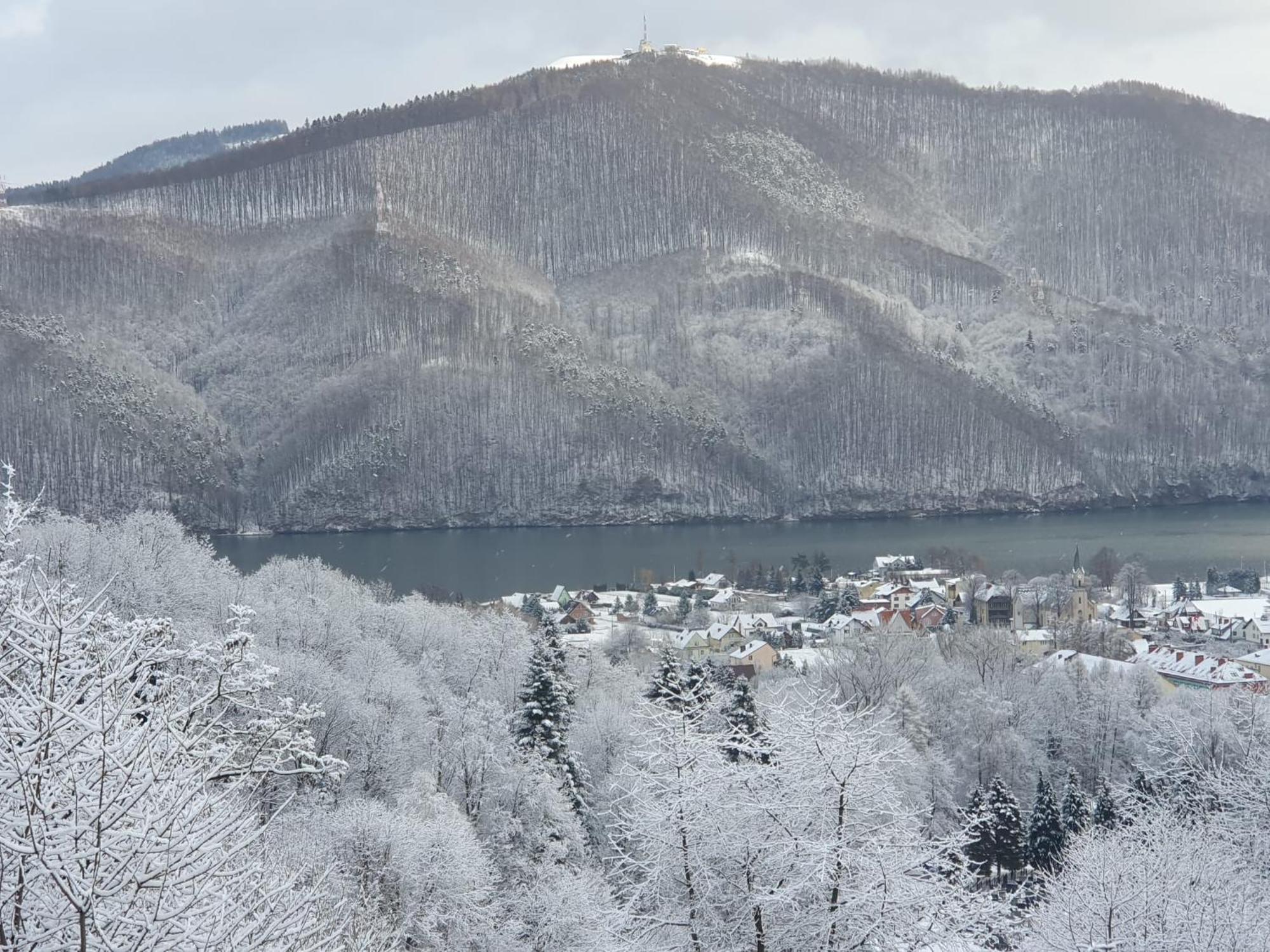 Willa Poziomka Z Tarasem I Widokiem Na Gore Zar I Jezioro Miedzybrodzkie Miedzybrodzie Bialskie Exterior photo